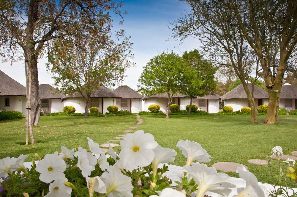 Protea Hotel By Marriott Oudtshoorn Riempie Estate Eksteriør billede