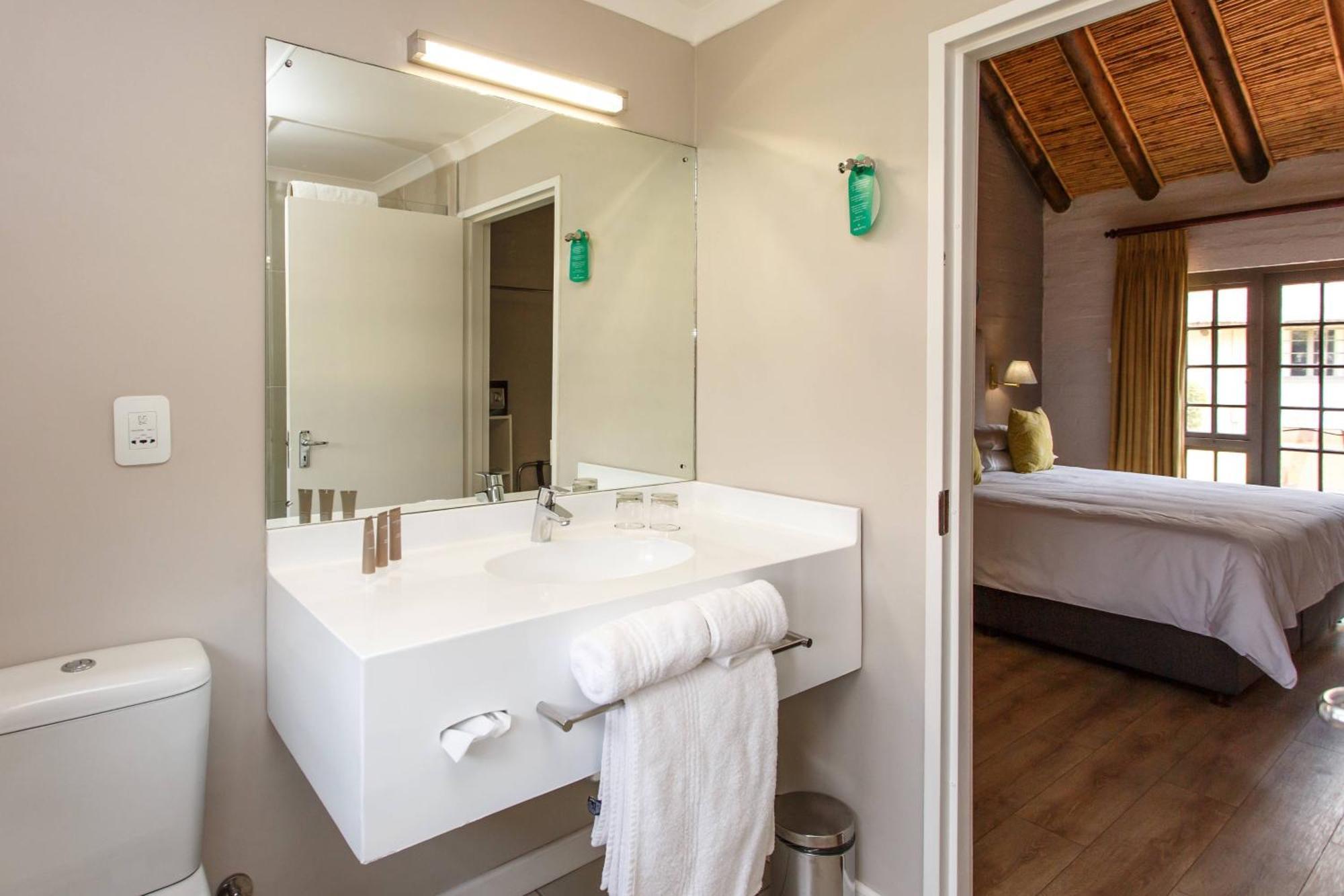 Protea Hotel By Marriott Oudtshoorn Riempie Estate Eksteriør billede