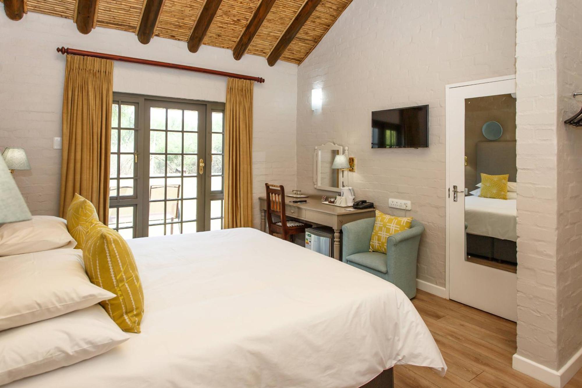 Protea Hotel By Marriott Oudtshoorn Riempie Estate Eksteriør billede