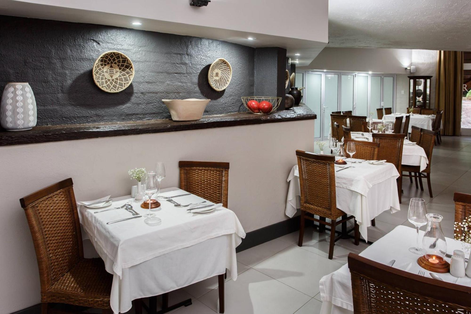 Protea Hotel By Marriott Oudtshoorn Riempie Estate Eksteriør billede