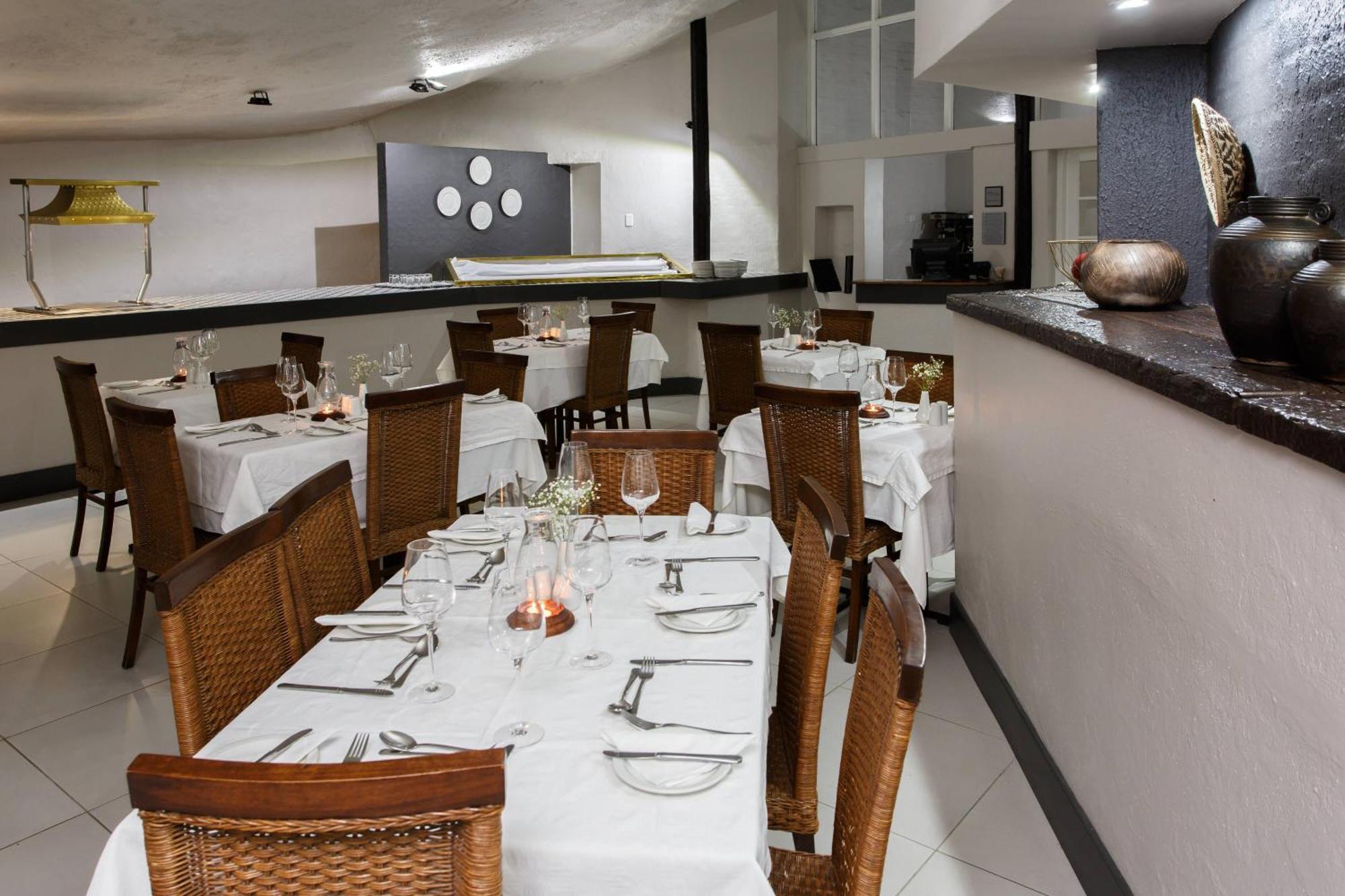 Protea Hotel By Marriott Oudtshoorn Riempie Estate Eksteriør billede