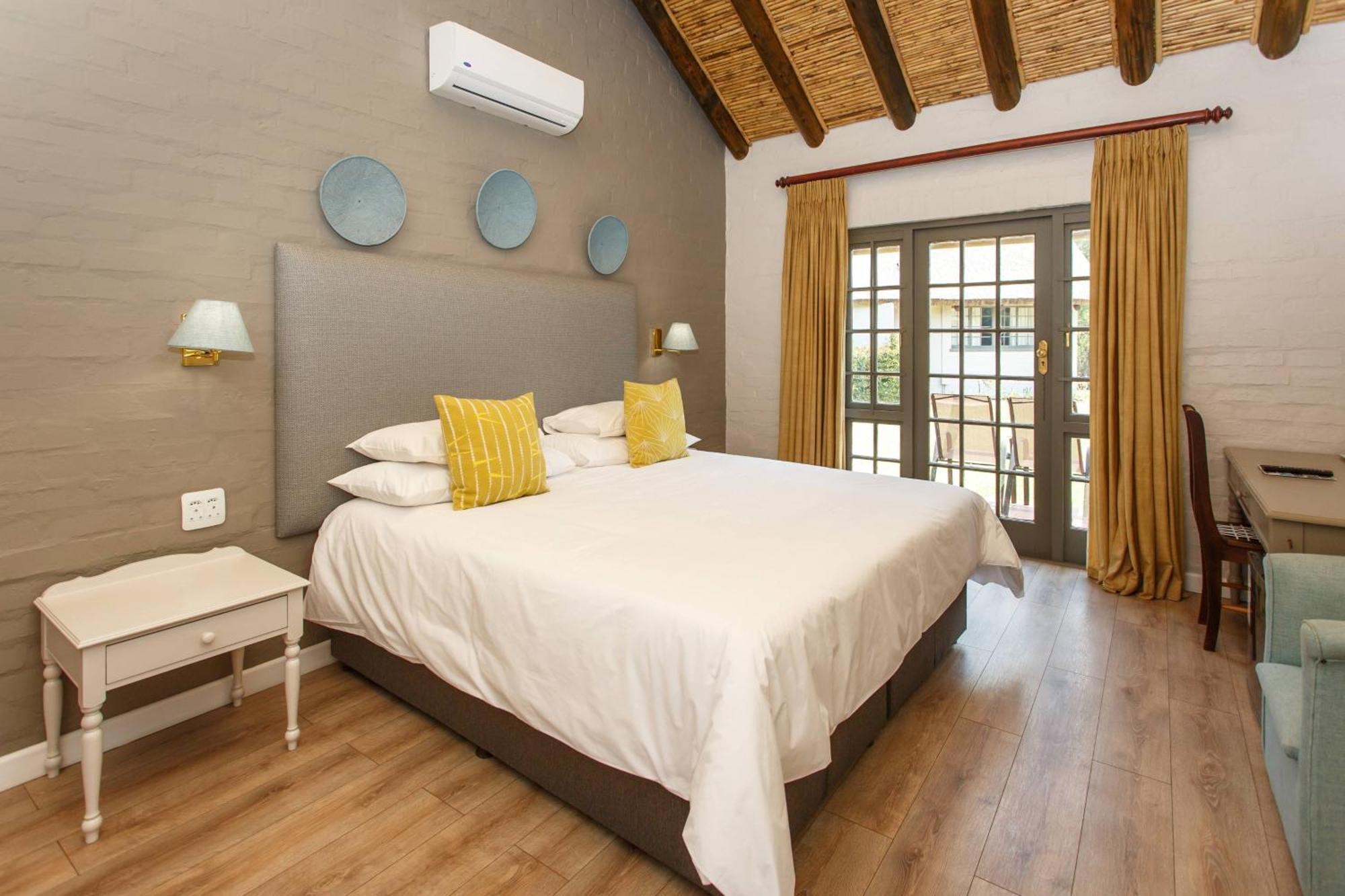 Protea Hotel By Marriott Oudtshoorn Riempie Estate Eksteriør billede