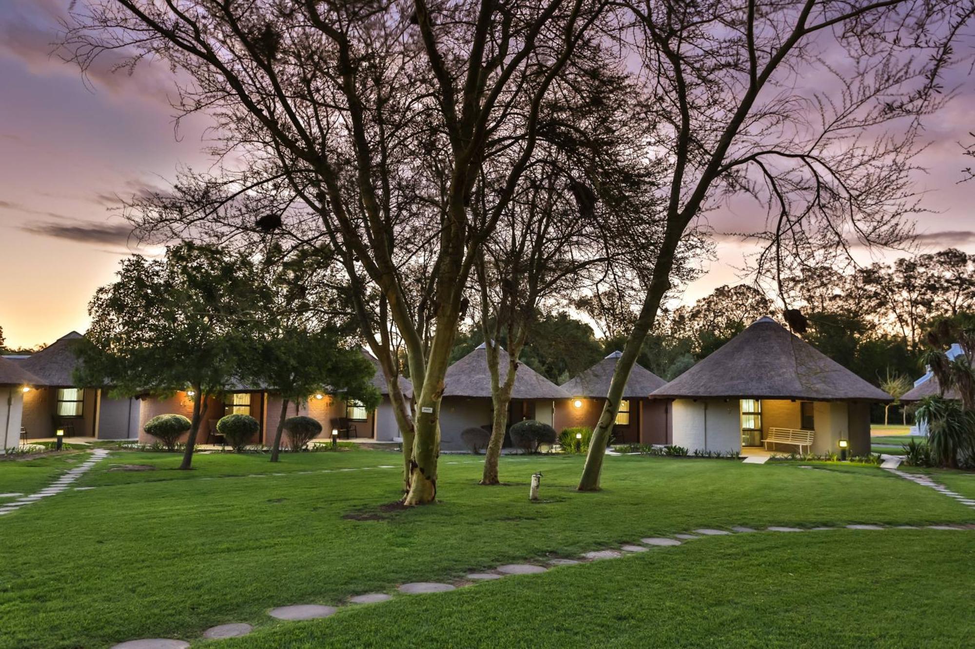 Protea Hotel By Marriott Oudtshoorn Riempie Estate Eksteriør billede