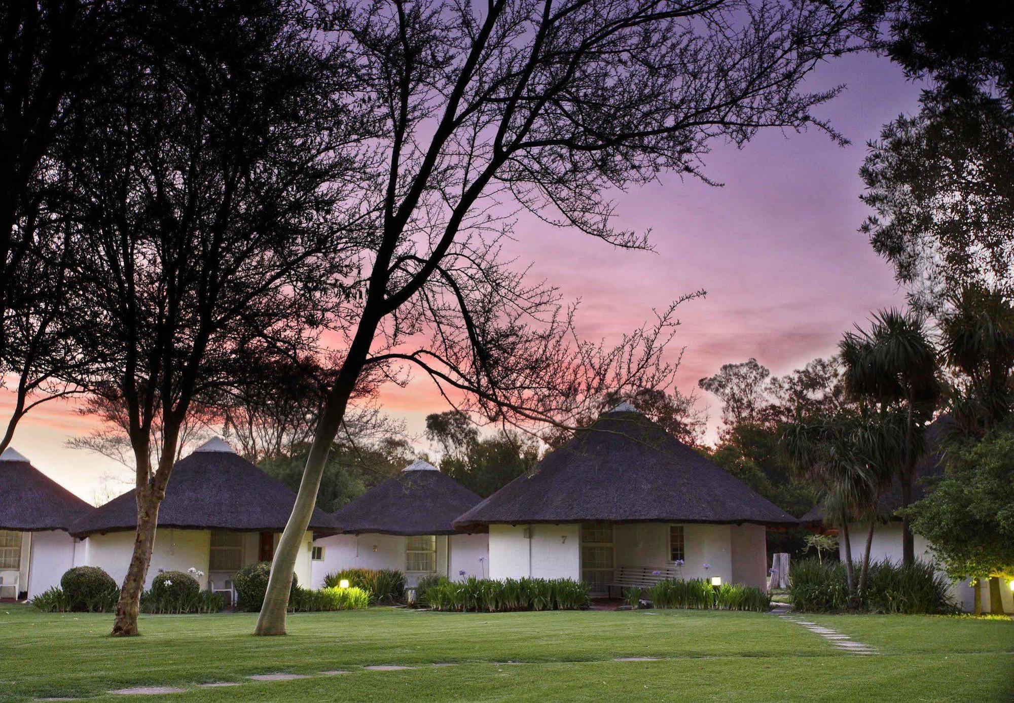 Protea Hotel By Marriott Oudtshoorn Riempie Estate Eksteriør billede