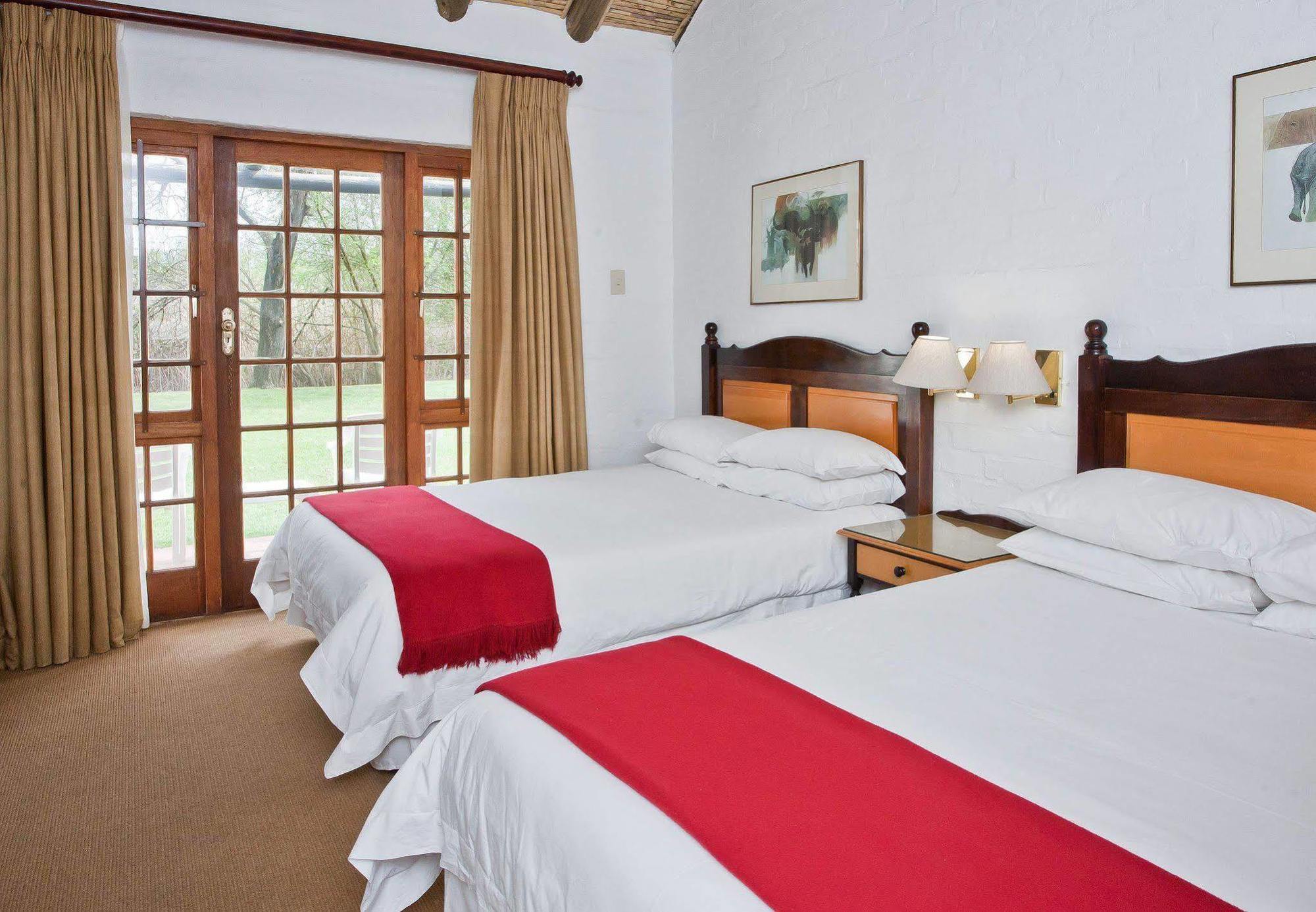 Protea Hotel By Marriott Oudtshoorn Riempie Estate Eksteriør billede