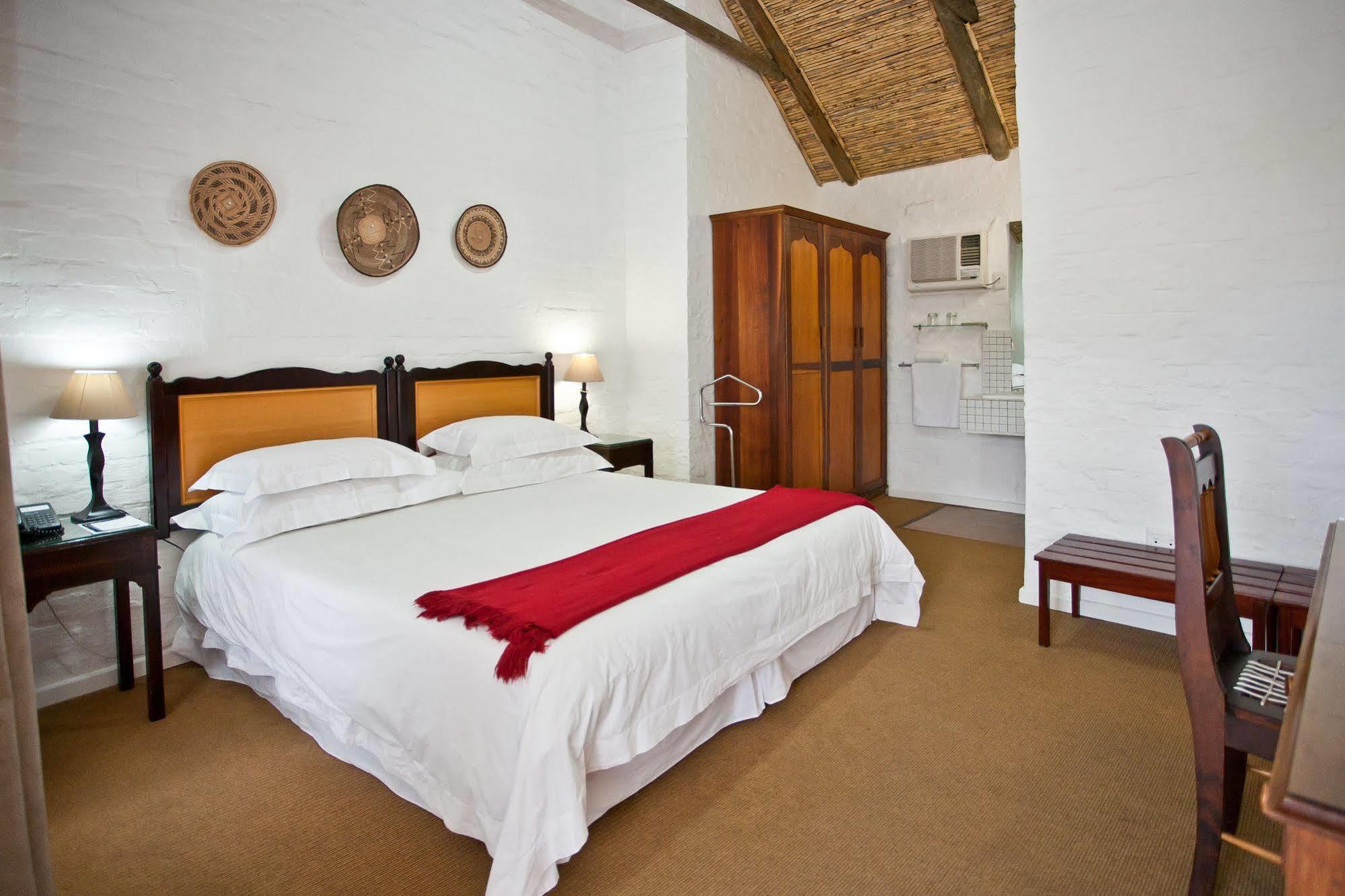 Protea Hotel By Marriott Oudtshoorn Riempie Estate Eksteriør billede